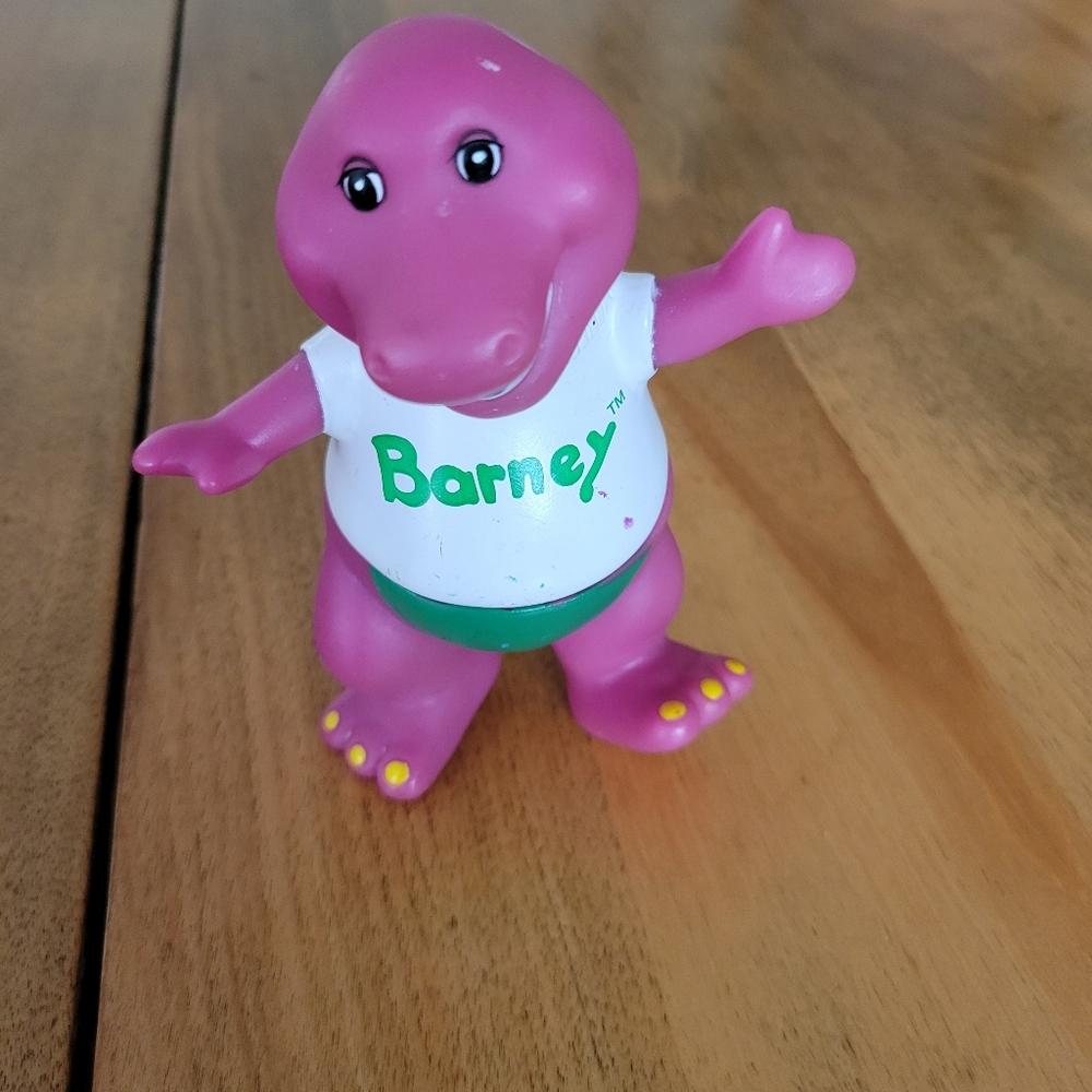 Vintage Barney with White T-shirt 5" Figurine 1993 PVC Figure By Lyons Group